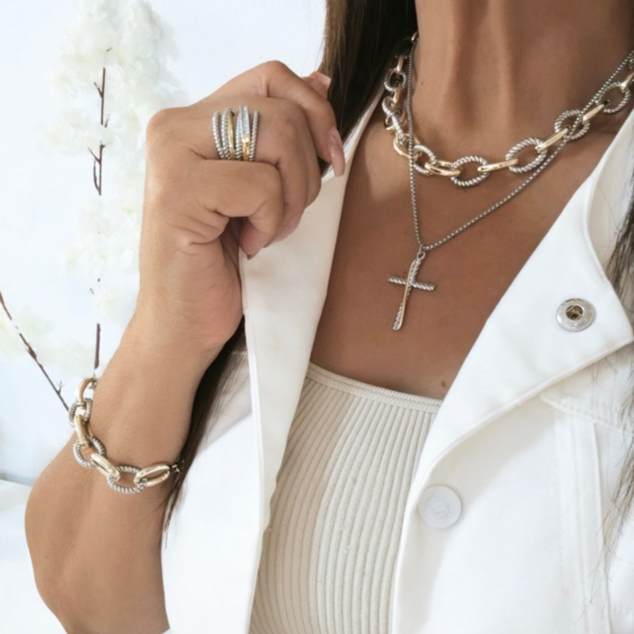 Bella cross chain