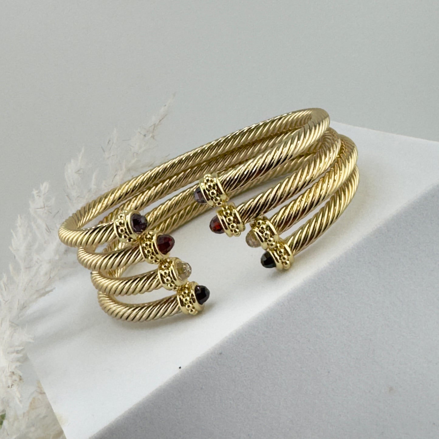 Yanse  gold bracelet