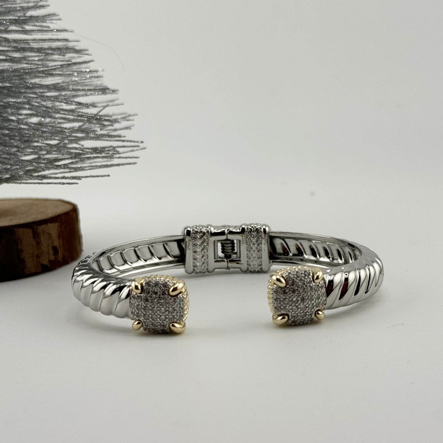 Eternity bracelet