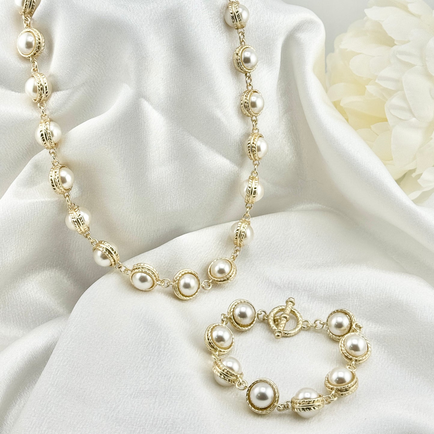 Rumania pearl necklace