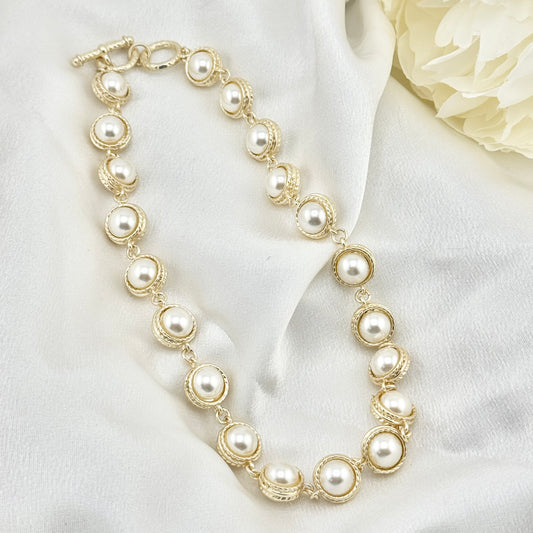 Rumania pearl necklace